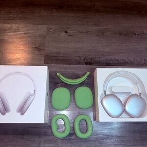 Apple AirPod Max Over-Ear Headphones - Silver